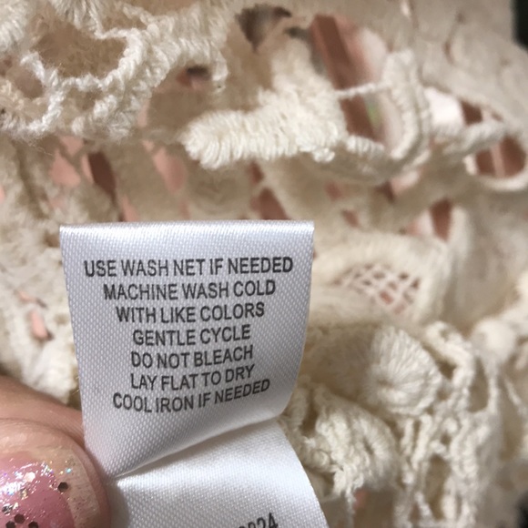 Dolled up Lace Tank-top - Picture 9 of 11